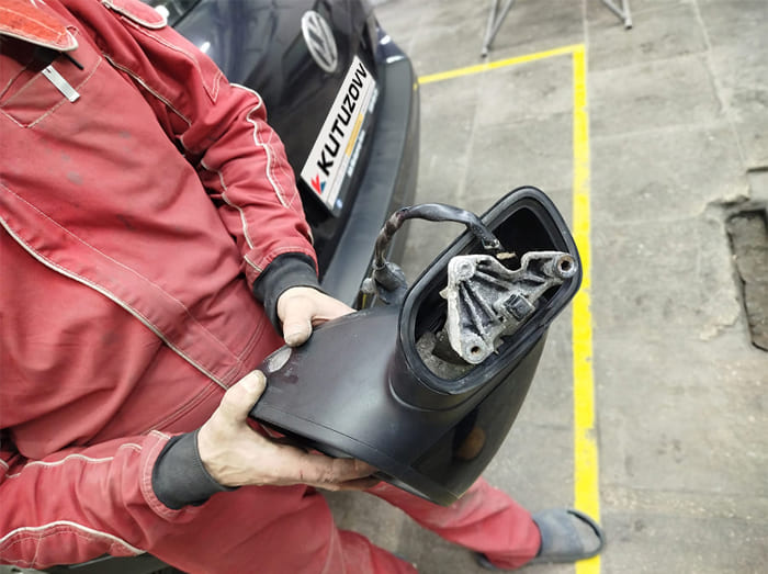 Установка зеркал заднего вида Установка зеркал заднего вида