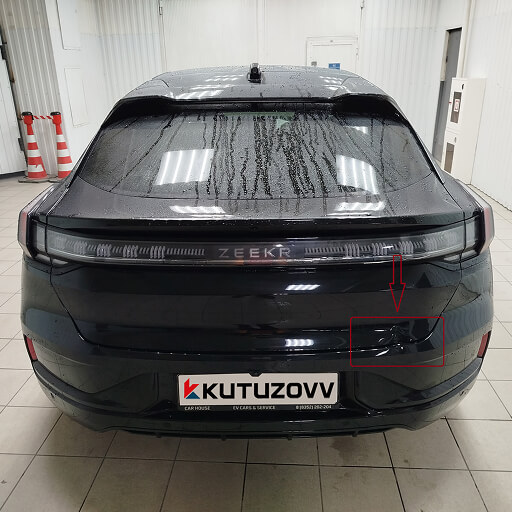 Вмятина на крышке багажника