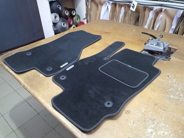 Поддерживайте чистоту салона качественными ковриками